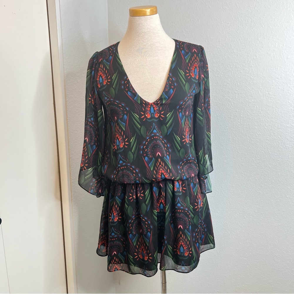 Alice + Olivia Draped Printed Flutter Sleeve Dress - image 1